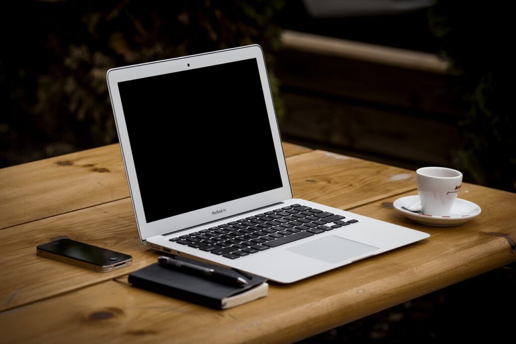 laptop, workplace, table-336369.jpg